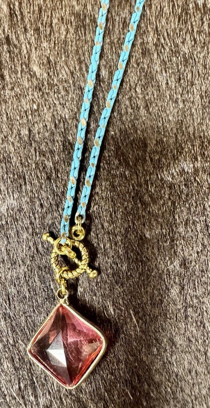 Plunder Necklace Blue Box Chain Gold Tone With Red Heart